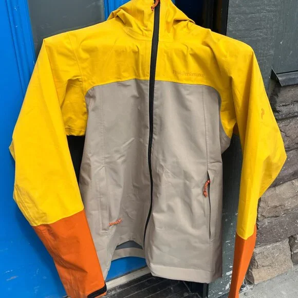 Peak Performance Rain Jacket - Picture 2 of 4